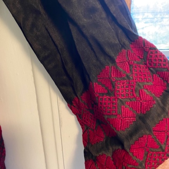 Hand Made and Embroidered Silk Robe - Picture 5 of 6